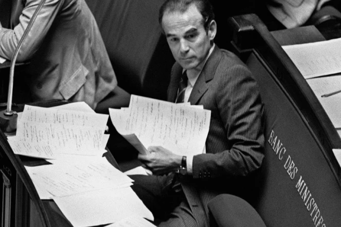 Robert Badinter à l'Assemblée nationale le 17 septembre 1981 lors de l'examen de son texte