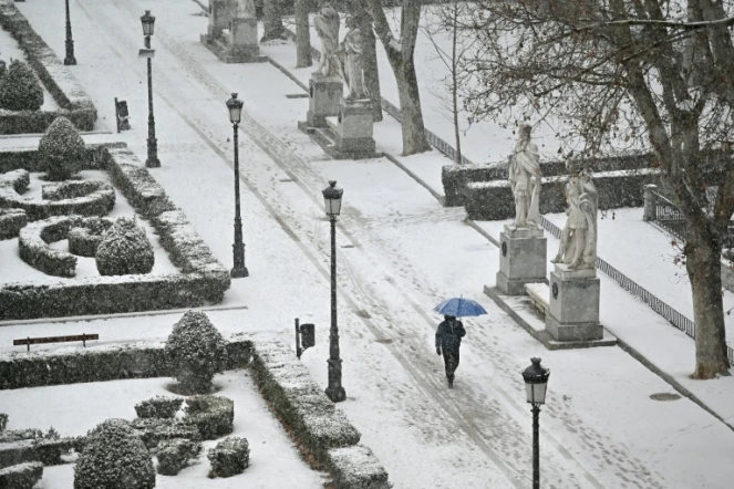 Les jardins Sabatini sous la neige, le 8 janvier 2021 à Madrid