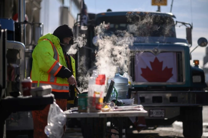 Début de la troisième semaine de manifestation anti-mesures sanitaires dans les rues d'Ottawa, le 13 février 2022