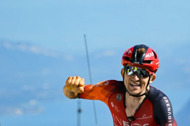 Le cycliste polonais d'Ineos-Grenadiers Michal Kwiatkowski à l'arrivée de la 13e étape du Tour de France remportée au Grand Colombier (Jura) le 14 juillet 2023