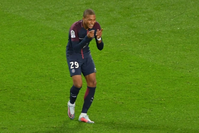 Le jeune prodige du PSG Kylian Mbappé contre l'Olympique lyonnais en Ligue 1 au Parc des Princes, le 17 septembre 2017