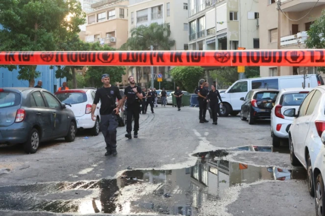 Des policiers israéliens sur les lieux d'une explosion à Tel-Aviv, le 19 juillet 2024