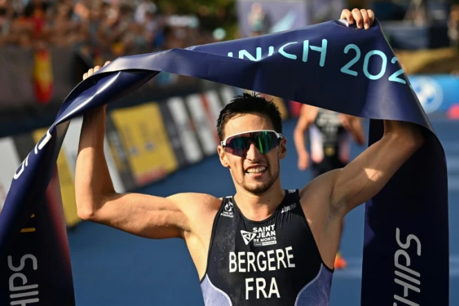 Le Français Léo Bergère titré champion d'Europe de triathlon à Munich en Allemagne le 13 août 2022 