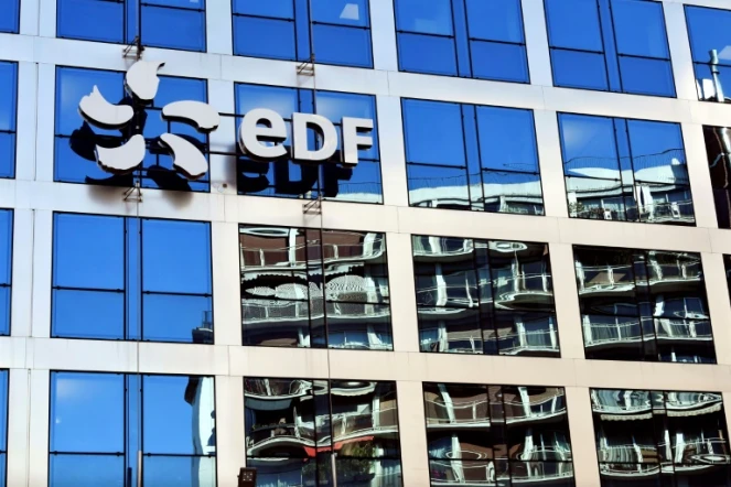 Le logo d'EDF sur le siège parisien de l'entreprise, le 15 février 2019