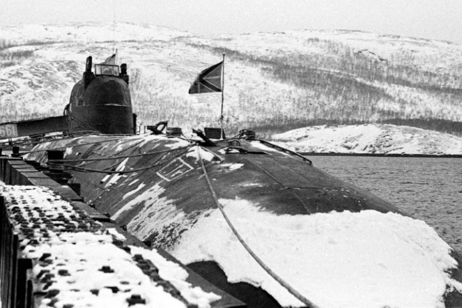 Le sous-marin Koursk, fierté de la force russe de disuassion nucléaire lancé en 1994, sombre le 12 août 2000, lors de manoeuvres dans la mer de Barents, au nord-ouest de la Russie.