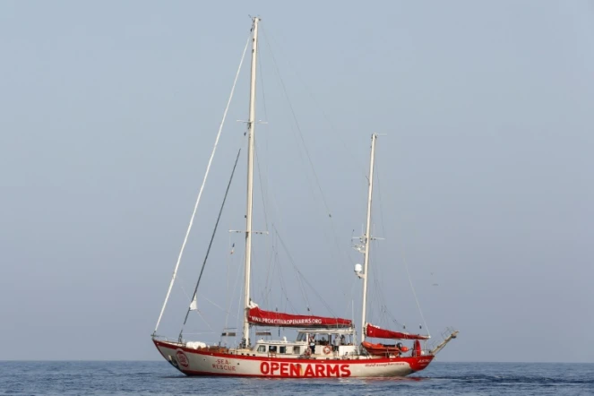 Le navire humanitaire espagnol Open Arms, le 17 juillet 2018 au large des côtes libyennes, en mer Méditerranée