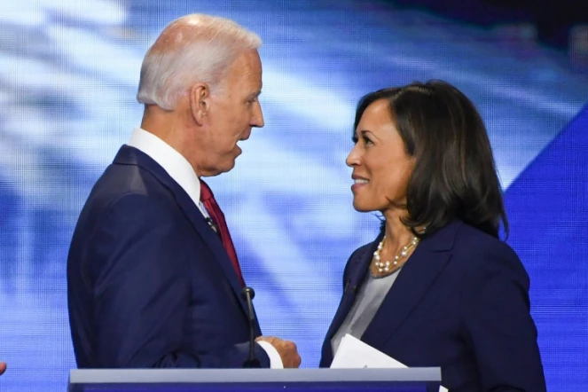 Joe Biden et Kamala Harris sur le plateau d'un débat de la primaire démocrate, le 12 septembre 2019 à Houston, au Texas 