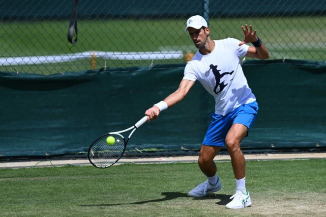 Novak Djokovic à l'entraînement sur les installations de Wimbledon, le 26 juin 2022  