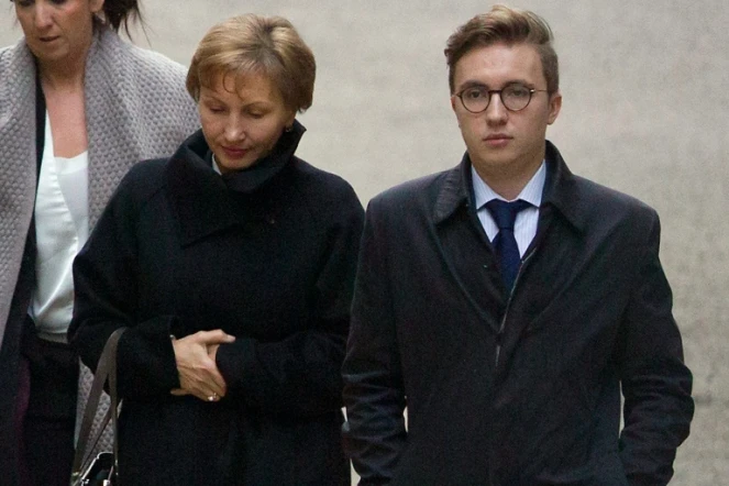 Marina Litvinenko (g), veuve de Alexander Litvinenko et son fils Anatoly arrivent au tribunal à Londres le 21 janvier 2016