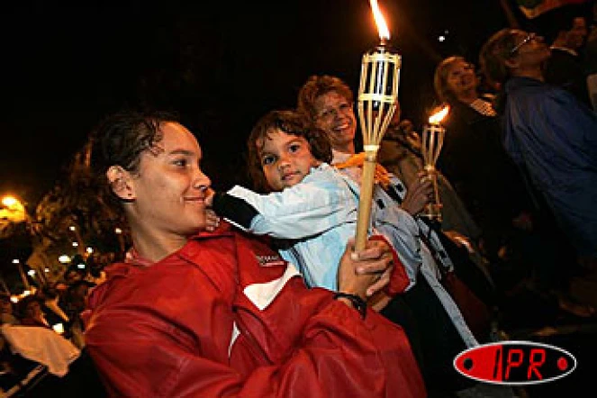 Mardi 21 septembre 2004 -Plusieurs centaines de personnes ont manifesté à Saint-Denis contre la guerre