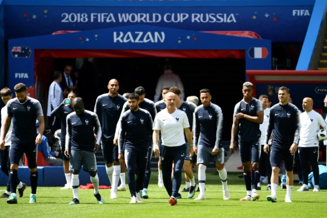 L'équipe de France en bloc pour attaquer le Mondial en Russie, lors d'une séance d'entraînement à Kazan le 15 juin 2019