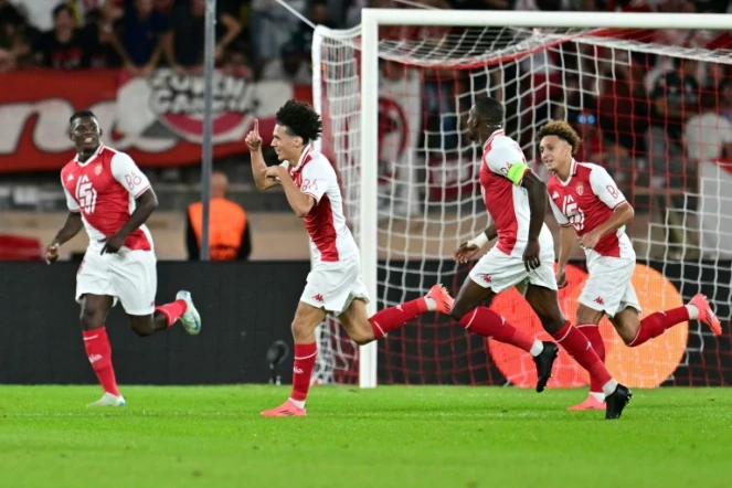 Le Monégasque Maghnes Akliouche (c) ouvre la marque contre le FC Barcelone en Ligue des champions, le 19 septembre 2024 au stade Louis-II  