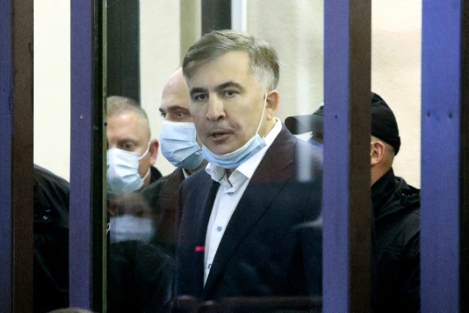 L'ex-président et leader de l'opposition géorgienne Mikheil Saakachvili le 29 novembre 2021 devant le tribunal à Tbilissi 