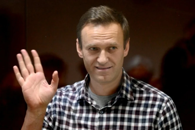 L'opposant russe Alexeï Navalny derrière un box vitré au tribunal de Moscou, le 20 février 2021