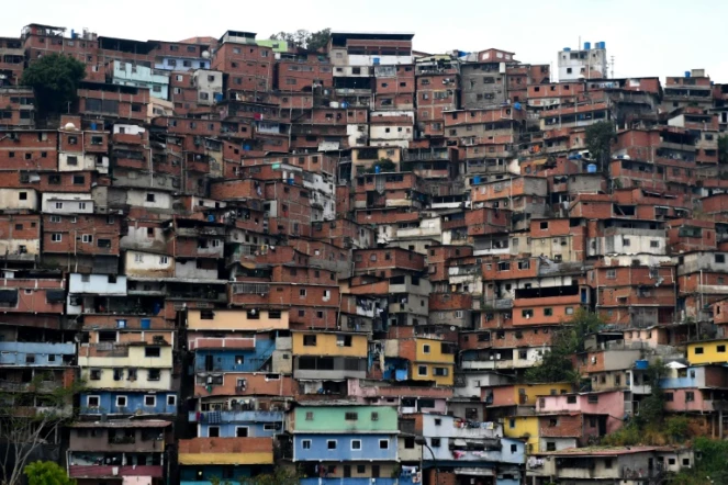 Vue du quartier de Petare, le 24 mai 2020 à Caracas, au Venezuela