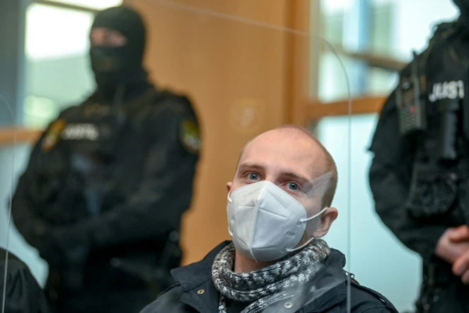Stephan Baillet, l'extrémiste de droite auteur d'une attaque contre une synagogue en Allemagne, devant le tribunal de Magdebourg le 21 décembre 2020