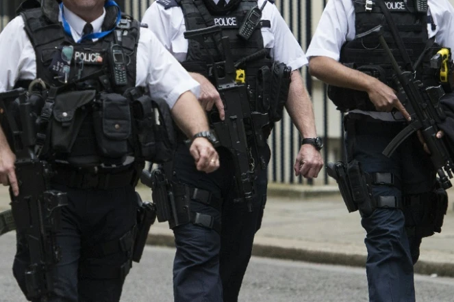 Des policiers britanniques patrouillent à Londres, le 15 juillet 2016