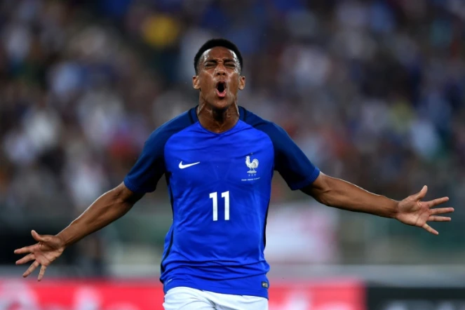 L'attaquant Anthony Martial célèbre un but face à l'Italie, le 1er septembre 2016 à Bari 