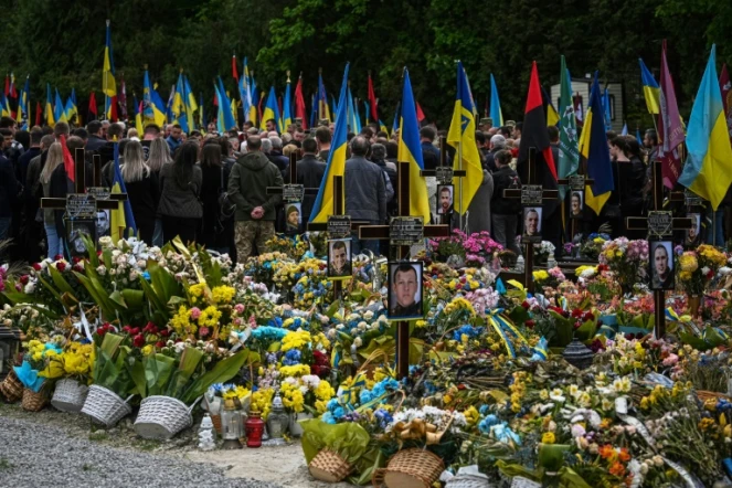 Funérailles d'un soldat ukrainien mort au combat, le 16 mai 2023 à Lviv, en Ukraine