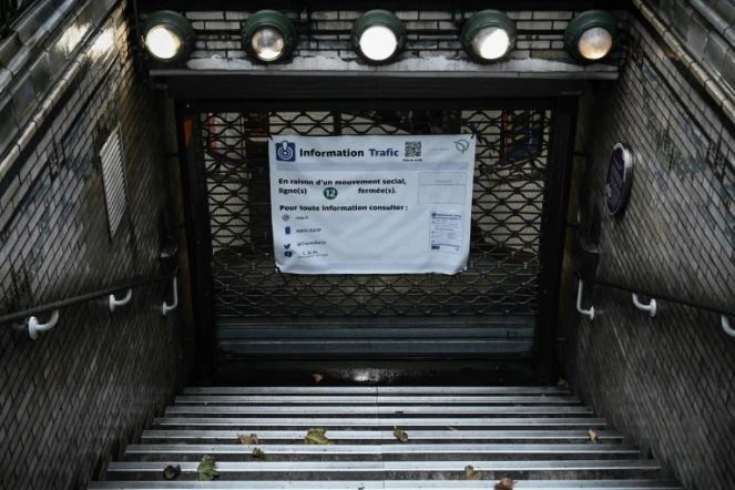 Une station de métro fermée le 6 décembre 2019 à cause de la réforme des retraites