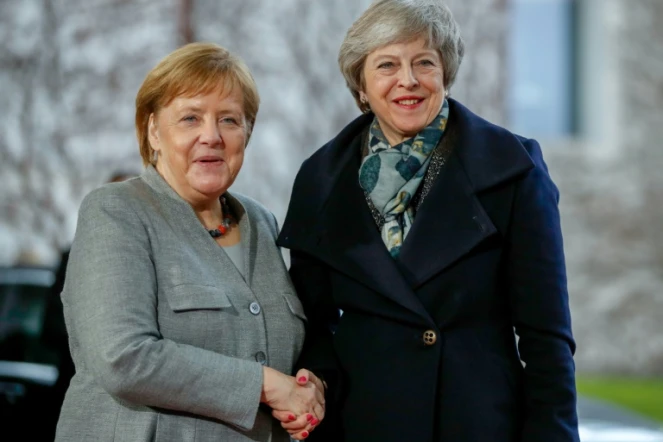 La chancelière allemande Angela Merkel et la Première ministre britannique Theresa May (d), le 11 décembre 2018 à Berlin