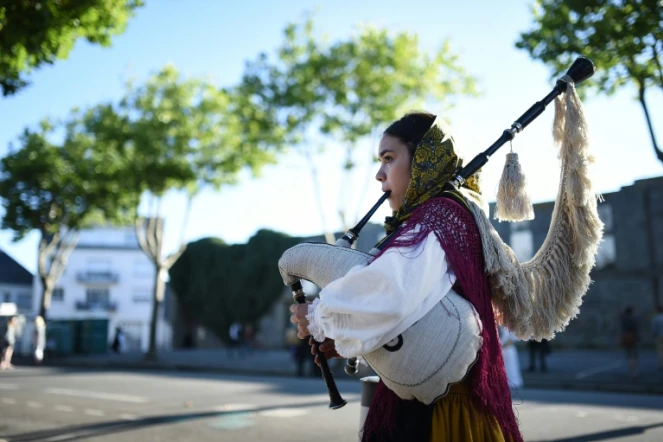 Une musicienne espagnole au 46e Festival interceltique de Lorient, le 7 août 2016