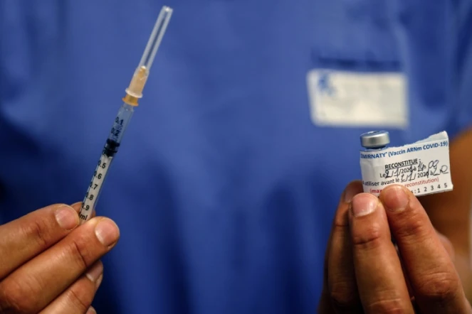 Une dose du vaccin de Pfizer-BioNTech contre le Covid-19, le 2 janvier 2021 dans un hôpital parisien
