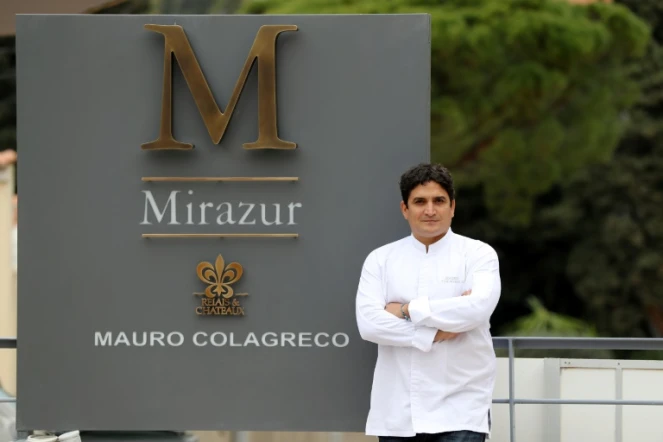 Photo archive montrant le chef argentin Mauro Colagreco le 15 février 2018 devant son restaurant Mirazur, situé à Menton dans le sud de la France, élu mardi meilleur restaurant du monde par le magazine britannique spécialisé Restaurant lors d'une cérémonie à Singapour.
