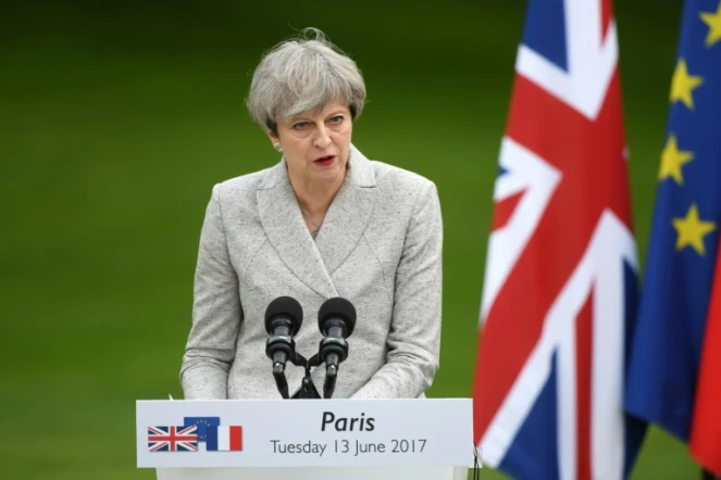 La Première ministre britannique Theresa May lors d'une conférence de presse à l'Elysée, le 13 juin 2017 à Paris