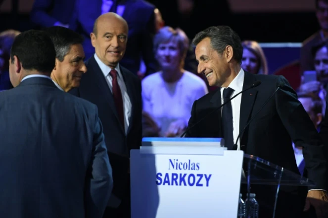 Francois Fillon, Alain Juppé et Niolas Sarkozy lors du second débat télévisé des candidats à la primaire de la droite et du centre le 3 novembre 2016 à Paris