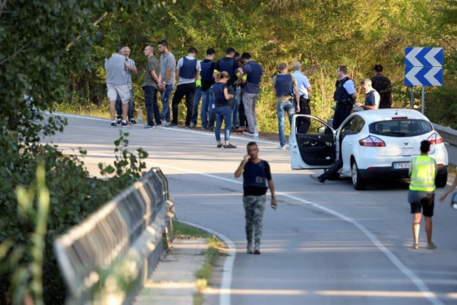 Des policiers sur le site près de Sant Sadurni d'Anoia, où le suspect de l'attentat de Barcelone, Younes Abouyaaqoub, a été abattu, le 21 août 2017 