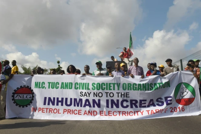 Manifestation de Nigérians le 18 mai 2016 à Lagos pour réclamer une stabilisation des prix de l'essence