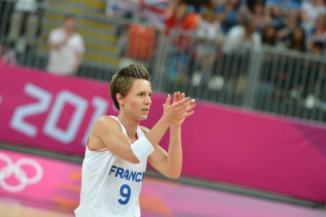 La meneuse de jeu de l'équipe de France Celine Dumerc après la rencontre entre la France et la Grande Bretagne le 3 août 2012, aux Jeux olympiques de Londres 