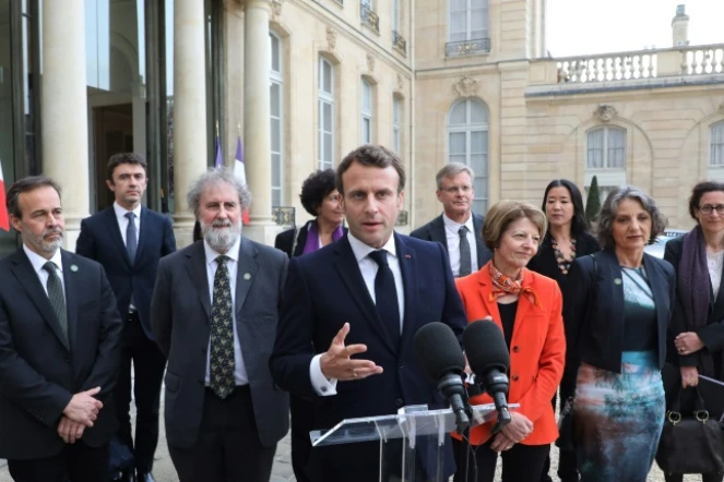 Emmanuel Macron s'exprime devant la presse après sa rencontre avec des experts de la biodiversité de l'IPBES, le 6 mai 2019 à l'Elysée