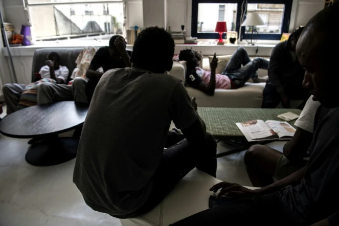 Des migrants dans un centre de Médecins sans Frontières pour mineurs sans famille, le 3 juillet 2018 à Pantin, à la périphérie de Paris