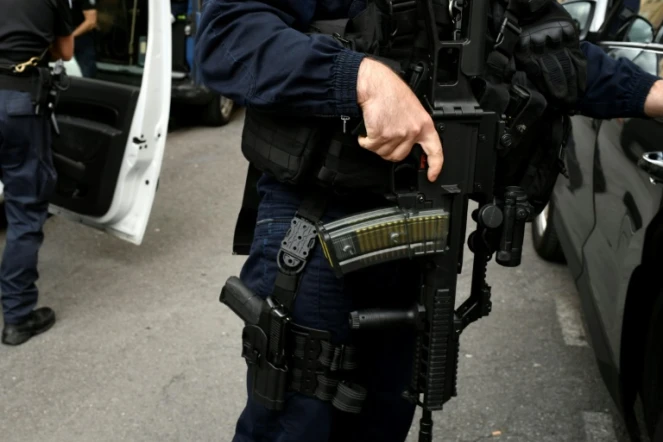 La section antiterroriste du parquet de Paris a ouvert une enquête après la découverte mercredi dans un appartement "d'éléments pouvant entrer dans la composition d'explosifs" à Villejuif (Val-de-Marne)