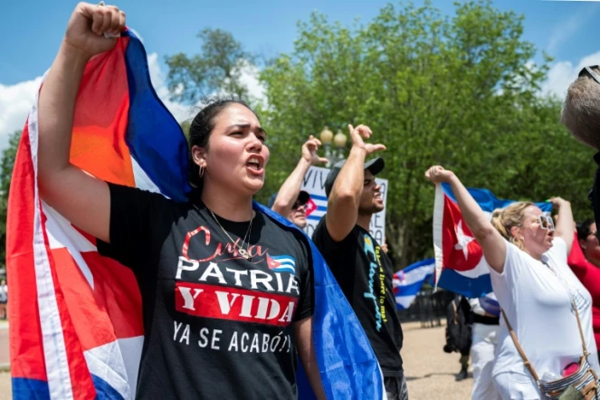 Une manifestation en soutien au peuple cubain devant la Maison Blanche à Washington le 12 juillet 2021