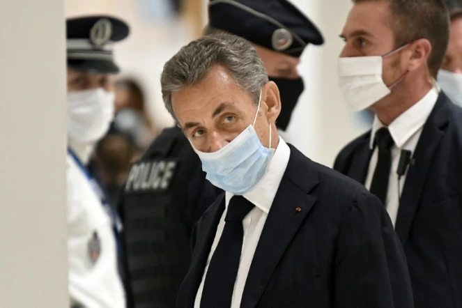 Nicolas Sarkozy arrive au tribunal, le 23 novembre 2020 à Paris