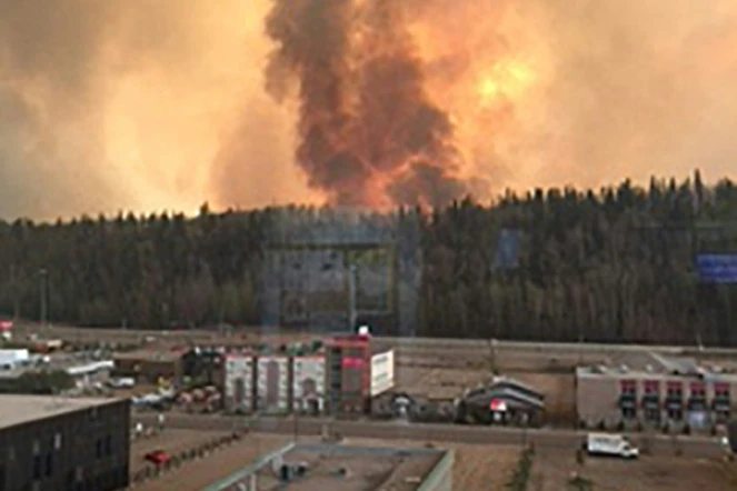 La ville de Fort McMurray ravagée le 3 mai 2016 par un incendie