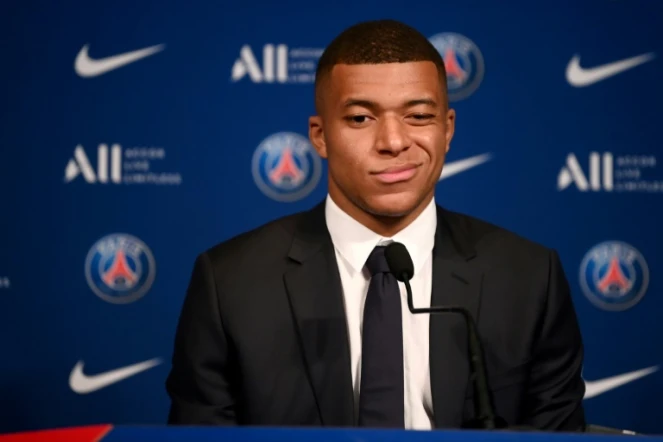 L'attaquant du PSG Kylian Mbappé en conférence de presse le 23 mai 2022 au Parc des Princes