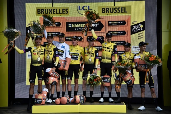 L'équipe Jumbo du Néerlandais Mike Teunissen remporte le contre la montre de la 2e étape du Tour de France le 7 juillet 2019