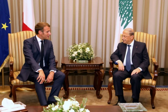Le président français Emmanuel Macron et son homologue libanais Michel Aoun, le 31 août 2020 à l'aéroport de Beyrouth