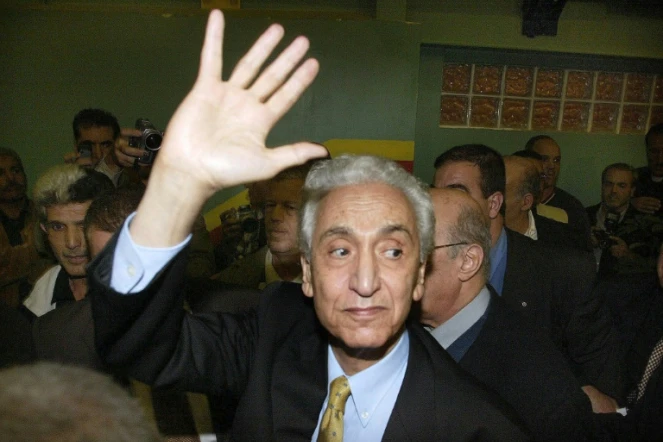 L'opposant algérien Hocine Aït-Ahmed, le 31 octobre 2004 à Alger 