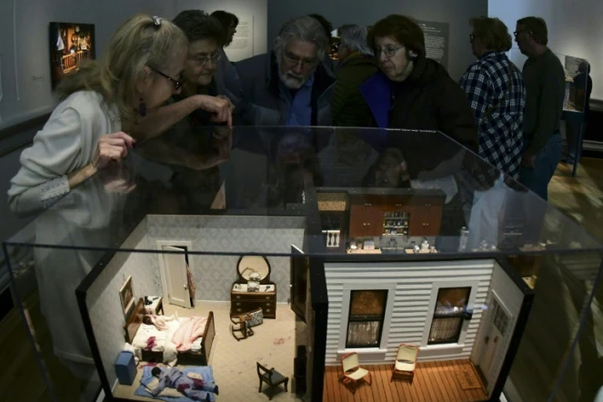 Une maison de poupées créée par Frances Glessner Lee exposée à la Renwick Gallery de Washington le 18 janvier 2018   

