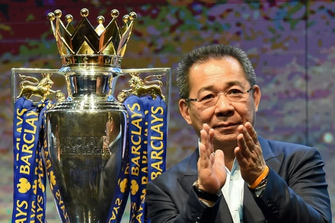 Le président de Leicester city, le Thaïlandais Vichai Srivaddhanaprabha lors d'une présentation du trophée de champion d'Angleterre remporté par son club, à Bangkok le 18 mai 2016