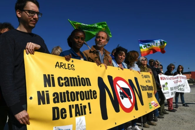 Manifestation contre un projet d'autoroute en Camargue, à Saint-Martin-de-Crau, le 1er mars 2019