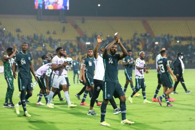 Les Nigerians en communion avec leurs fans à l'issue de leur victoire sur l'Egypte dans le groupe D de la CAN à Garoua, le 11 janvier 2022 