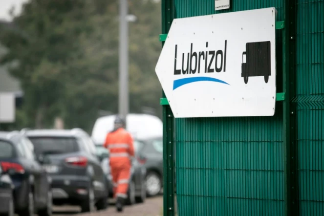 Le panneau indiquant l'usine Lubrizol de Sotteville-lès-Rouen le 24 octobre 2019