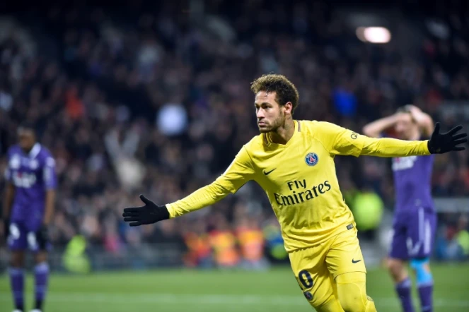 La star du PSG Neymar vient de marquer l'unique but du match à Toulouse, le 10 février 2018 