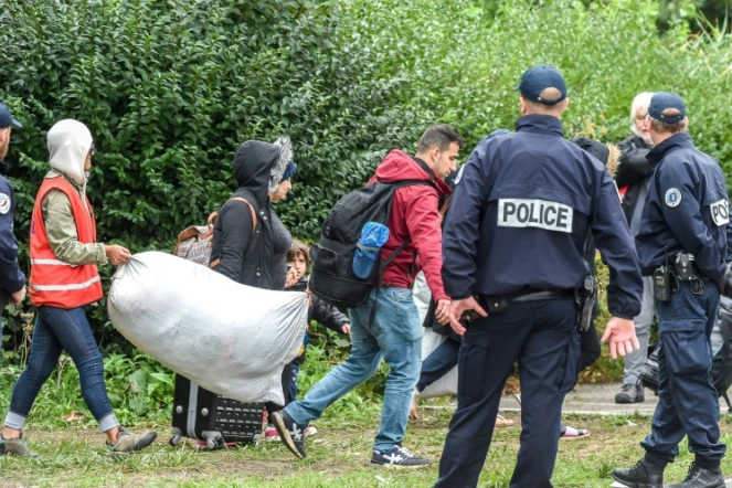 La police évacue des migrants à Grande-Synthe le 6 septembre 2018